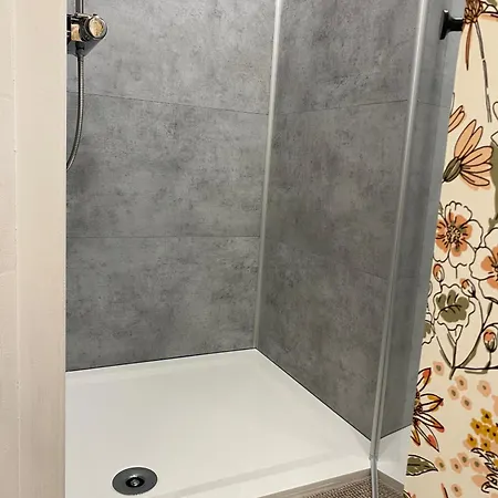 Pensión La De Mathilde Caen